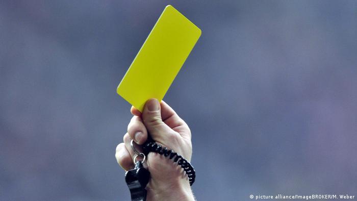 قطع حمایت مالی از فدراسیون فوتبال آلمان به علت اشتباه داور 