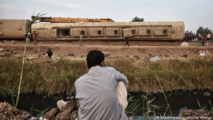 خروج قطاری از ریل در مصر باعث مرگ دست‌کم ۱۱ نفر شد