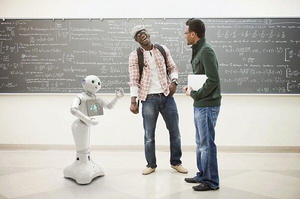 رباتی که برای حل مشکلات با خودش حرف می‌زند
