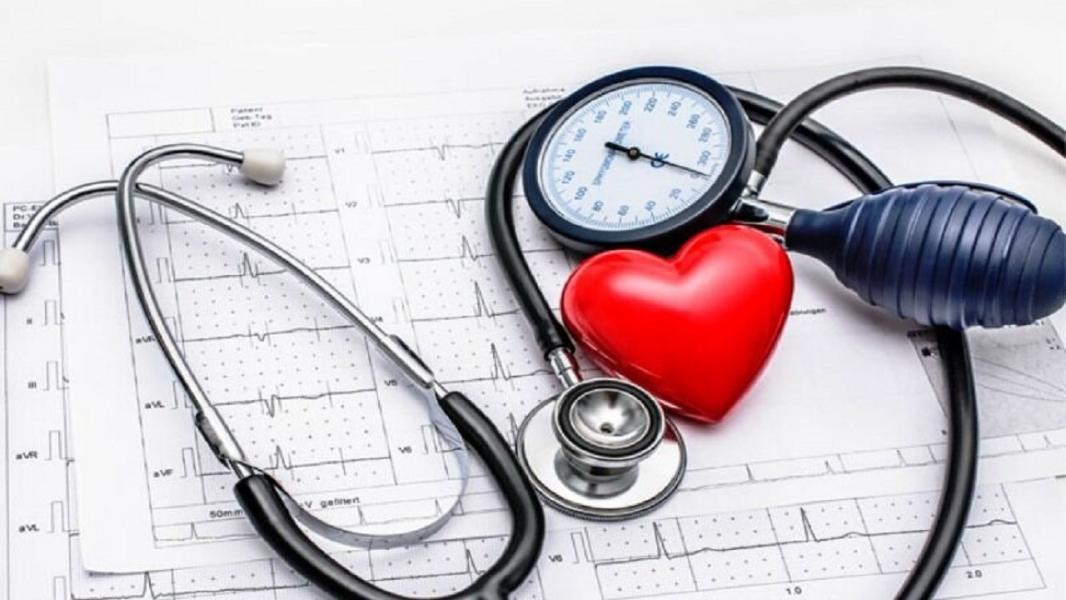 علائم فشار خون بالا/ مرگبارترین بیماری‌های مرتبط با آلودگی هوا/ خوراکی‌هایی که دشمن قلب هستند