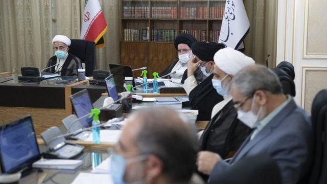 انتخابات ۱۴۰۰ ایران؛ شورای نگهبان بدون تصویب مجلس شرایط نامزدی ریاست جمهوری را تغییر داد