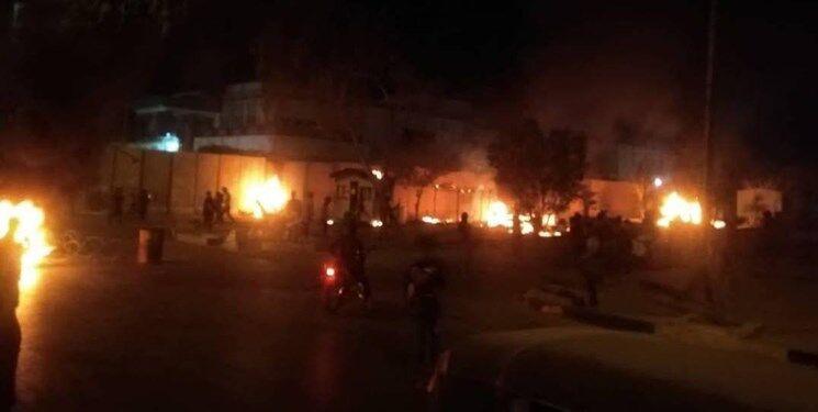 آشوبگران کیوسک‌های اطراف کنسولگری ایران در کربلا را آتش زدند