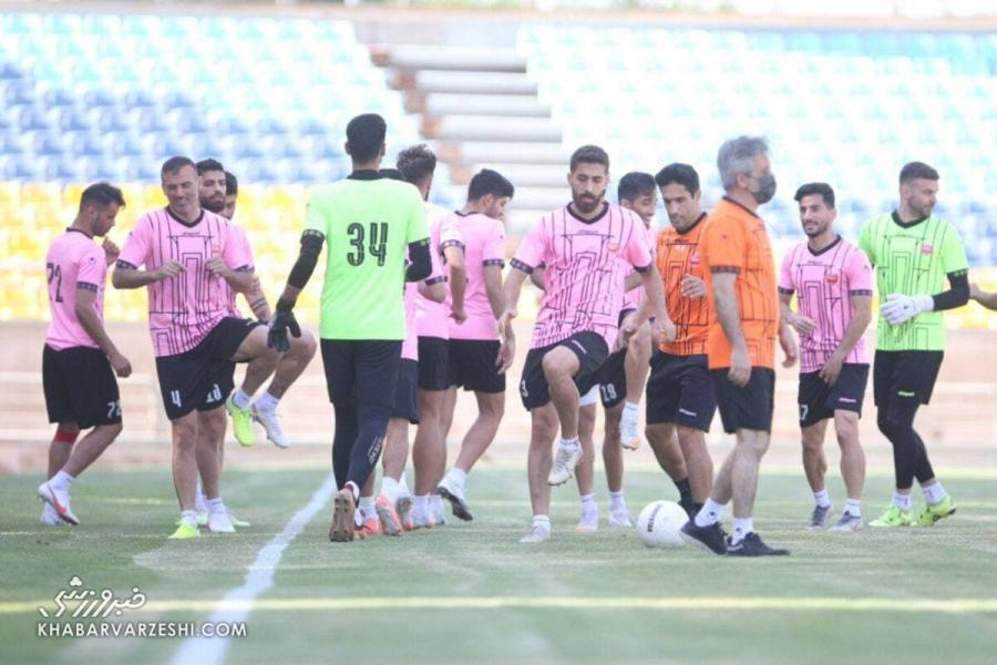 استراحت گل‌محمدی به ۵ بازیکن پرسپولیس/ سرخپوشان با ترکیبی متفاوت مقابل شاهین