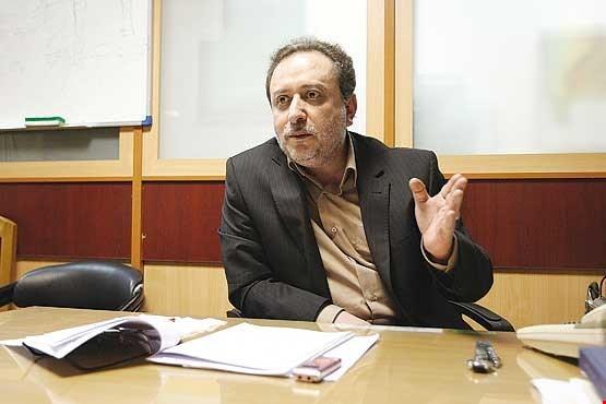 عبدی: اصلاح نظام مالیاتی اولویت نامزد‌های ریاست جمهوری باشد / ایران بهشت مالیاتی ثروتمندان