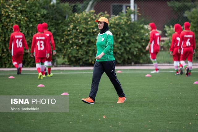 سرمربی تیم ملی فوتبال زنان جوان:  بازی اول سخت بود اما برنده شدیم/ راه درازی در پیش داریم