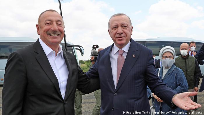 امضای سند هم‌پیمانی میان ترکیه و آذربایجان در سفر اردوغان به شهر شوشا