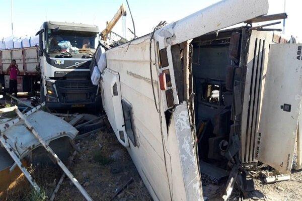 حادثه تصادف اتوبوس در دهشیر یزد +     جزئیات