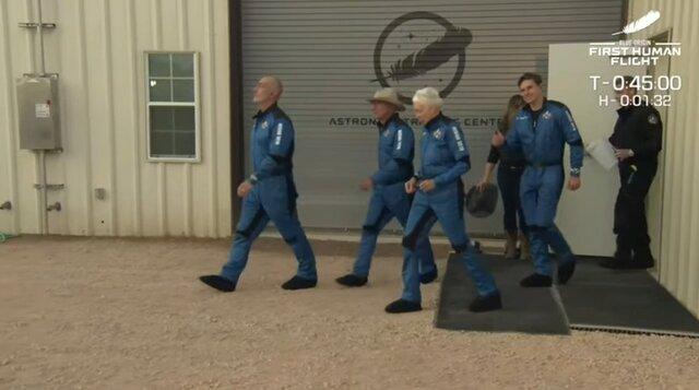 "جف بزوس" به فضا رفت و برگشت+عکس