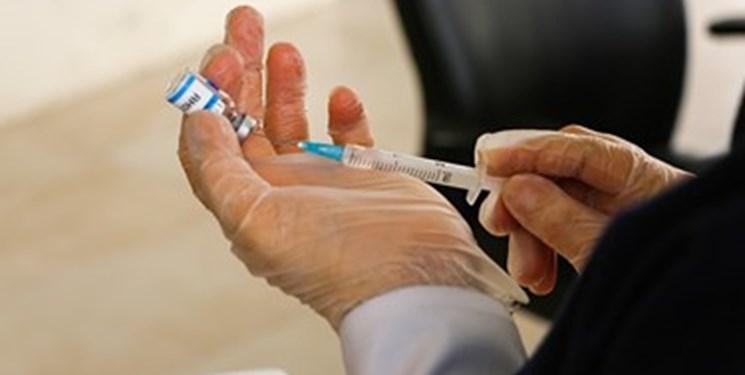 دستور وزیر بهداشت برای واکسیناسیون کارمندان بانک‌ها
