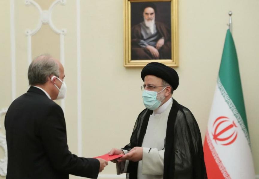 رئیسی: ایران و ونزوئلا از منافع و نیز دشمن مشترک برخوردار هستند/ کشورهای مستقل جهان می توانند با توسعه سطح روابط بر تحریم ظالمانه آمریکا غلبه کنند