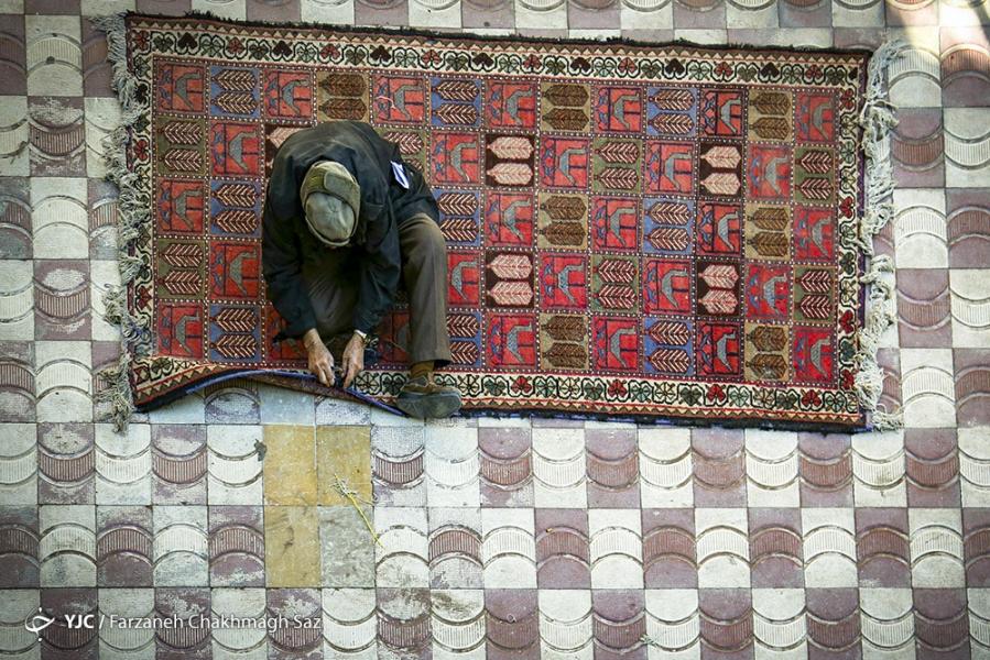 فرشبافی خوزستان، صنعتی که مغفول ماند/ وقتی برای تبلیغ پفک بیشتر از فرش بها داده می شود+فیلم