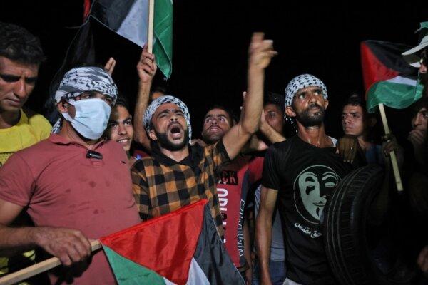 تظاهرات صدها جوان فلسطینی در جنوب نابلس در حمایت از اسرای فلسطینی