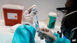 آمریکا ارائه دز یادآور واکسن کرونا را از اواسط سپتامبر آغاز خواهد کرد