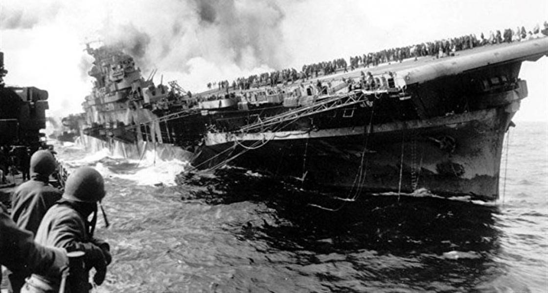 حمله هوایی به ناپل / تصاویر بی‌نظیر از نبرد خونین اوکیناوا / چگونه عذرخواهی کنیم؟ / توک توک، تاکسی سه چرخه هندی / جزیره سائومیگل در قاب ۴K