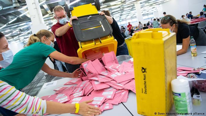 پیش‌بینی نتایج اولیه انتخابات آلمان: برابری آرای سوسیال دمکرات‌ها و احزاب مسیحی
