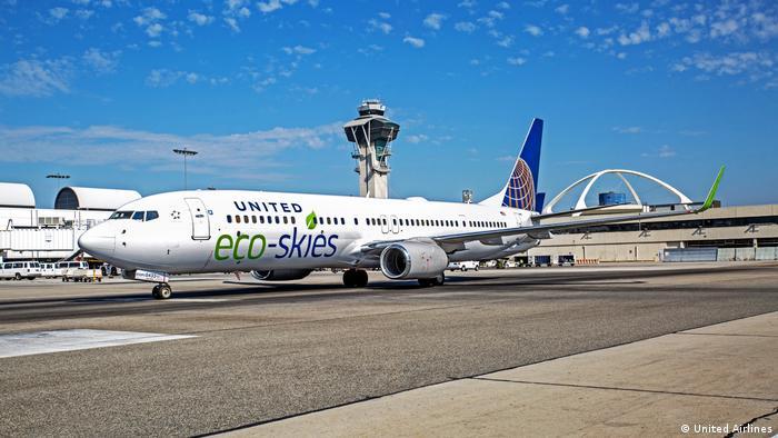 اخراج ۶۰۰ کارمند یونایتد ایرلاینز به دلیل نزدن واکسن کرونا