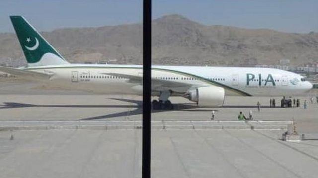 افزایش بی‌سابقه قیمت بلیط شرکت هواپیمایی بین‌المللی پاکستان و ادامه سرگردانی مسافران افغان
