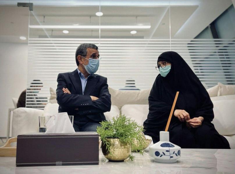 عکس‌های جدید احمدی نژاد و همسرش در نمایشکاه اکسپوی ۲۰۲۰