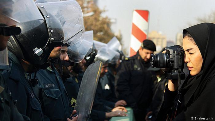 هشدار نسبت به نفرت‌پراکنی و آزار جنسی خبرنگاران زن ایرانی از سوی حکومت ایران