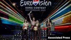 با وجود ناکامی‌های اخیر، بریتانیا همچنان در رقابت آوازخوانی «یورو ویژن» شرکت می‌کند