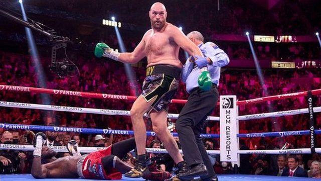 ماجرای عجیب قهرمانی بوکس جهان؛ 'تایسون فیوری قبل از مبارزه با وایلدر بدجوری مصدوم شده بود'