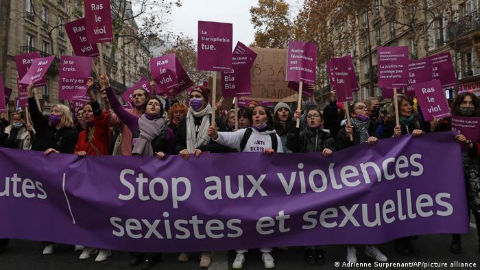 تظاهرات در اعتراض به خشونت فزاینده علیه زنان در فرانسه