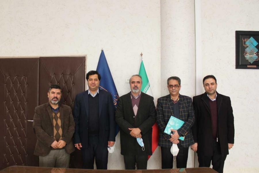 دانشگاه آزاد مشهد و مرکز اسناد و کتابخانه ملی شرق کشور تفاهم‌نامه همکاری امضا کردند