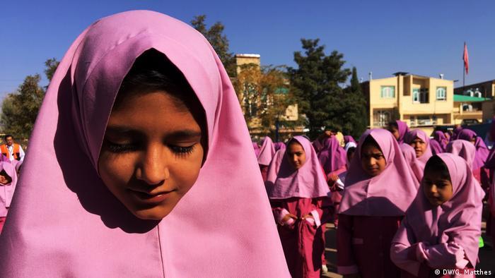 گازگرفتگی ۳۸ دانش‌آموز و معلم در کاشان؛ معضل عمومی ایران