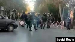 برقراری فضای به‌شدت امنیتی در اصفهان؛ شهروندان می‌گویند «حکومت نظامی» است