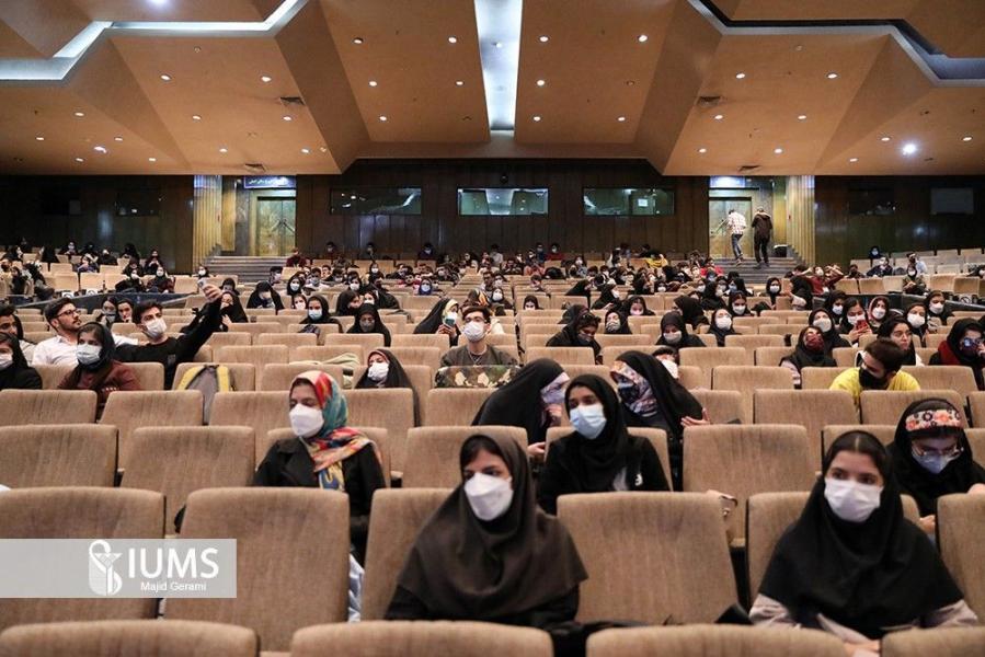 رئیس‌زاده: کمبود پزشک در کشور نشات گرفته از توزیع نامناسب پزشکان است/ جهش خوابگاه‌های دانشجویی متاهلی در دانشگاه علوم پزشکی ایران