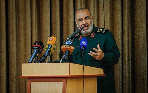 الحاق ۱۱۰ شناور تندرو و موشک‌انداز به نیروی دریایی سپاه