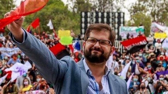 پیروزی جوان ۳۵ ساله در انتخابات ریاست جمهوری شیلی/ استقبال چپ‌گرایان آمریکای لاتین