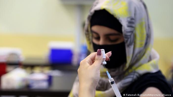 رئیس نظام پزشکی مشهد: ۸ میلیون ایرانی دوز اول واکسن را هم نزدند