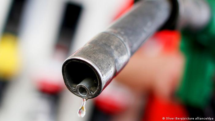 واکنش‌ها به طرح‌ جدید سهیمه‌بندی بنزین؛ ۲۰ لیتر به ازای کد ملی