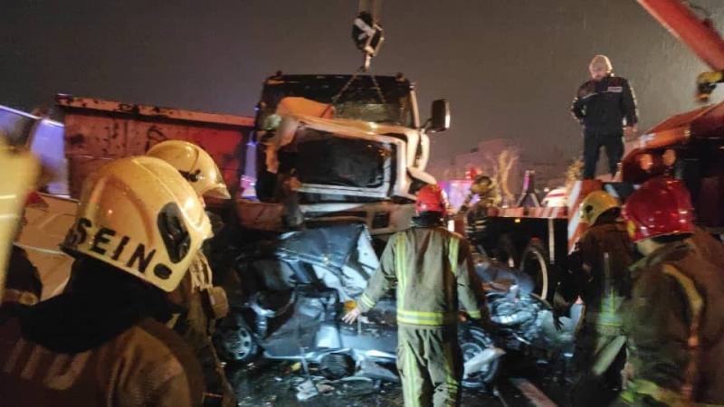 تصادف ۱۴ خودرو در بزرگراه شیخ فضل الله+ عکس