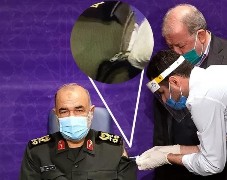 عکس| ‏ماجرای لباس فرمانده سپاه هنگام تزریق واکسن