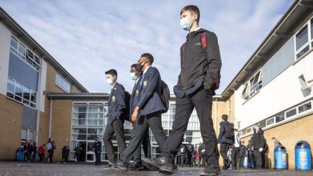 کرونا در دنیا؛ تدابیر کشورهای اروپایی برای بازگشایی مدرسه‌ها و آغاز واکسیناسیون نوجوانان در هند