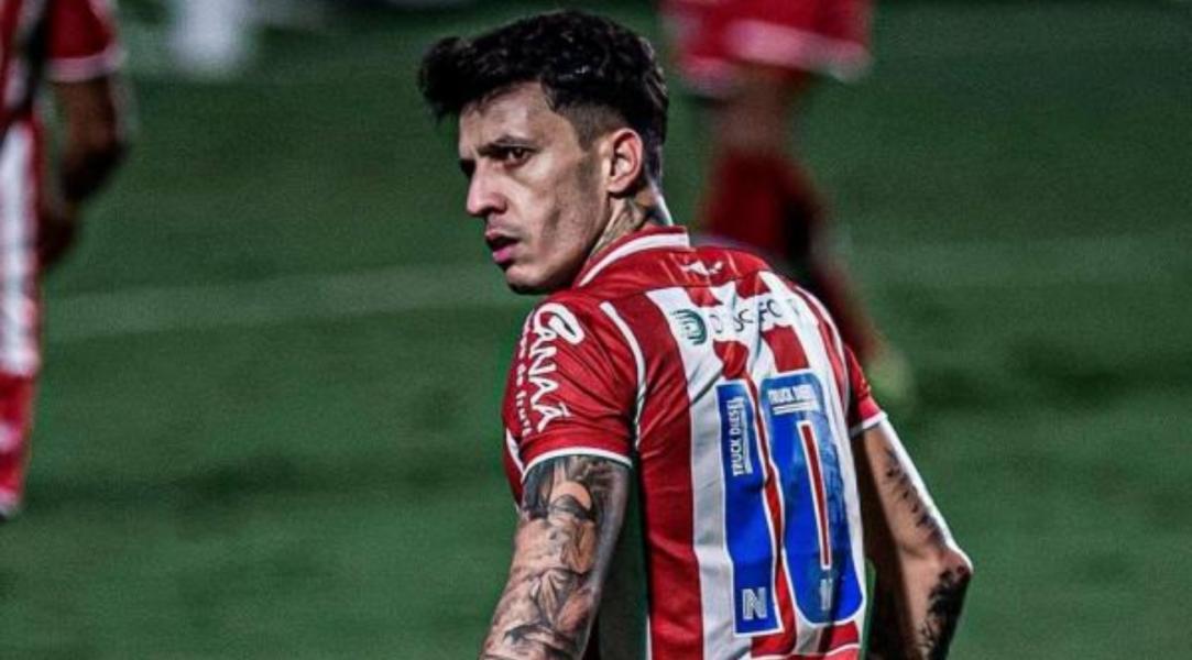 مدیر ورزشی نائوچیکو: پیشنهاد استقلال برای ژان کارلوس ویسنته ارزش پایینی داشت