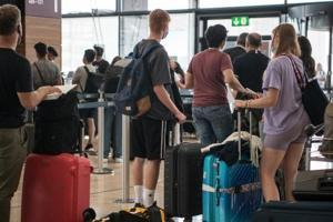 مدت اعتبار گواهی واکسیناسیون برای سفر به اتحادیه اروپا محدود می‌شود - Gooya News