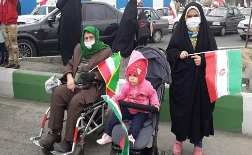 جلوه‌هایی از حضور پرشور مردم قم در راهپیمایی خودرویی ۲۲ بهمن+ تصاویر
