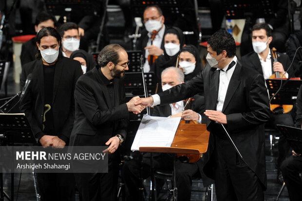 فجر موسیقی به یاد سردار دل‌ها جان گرفت/ «سرباز» در وحدت شنیدنی شد