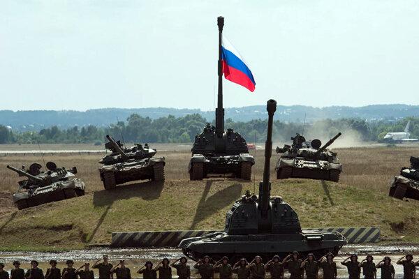 یگان های تانک روسیه پس از تمرین نظامی به پایگاه های خود بازگشتند