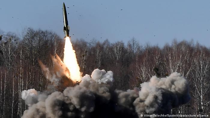 بحران اوکراین؛ روسیه موشک‌های بالیستیک آزمایش می‌کند