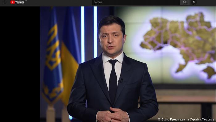 شورای امنیت اوکراین یک ماه وضعیت فوق‌العاده اعلام کرد