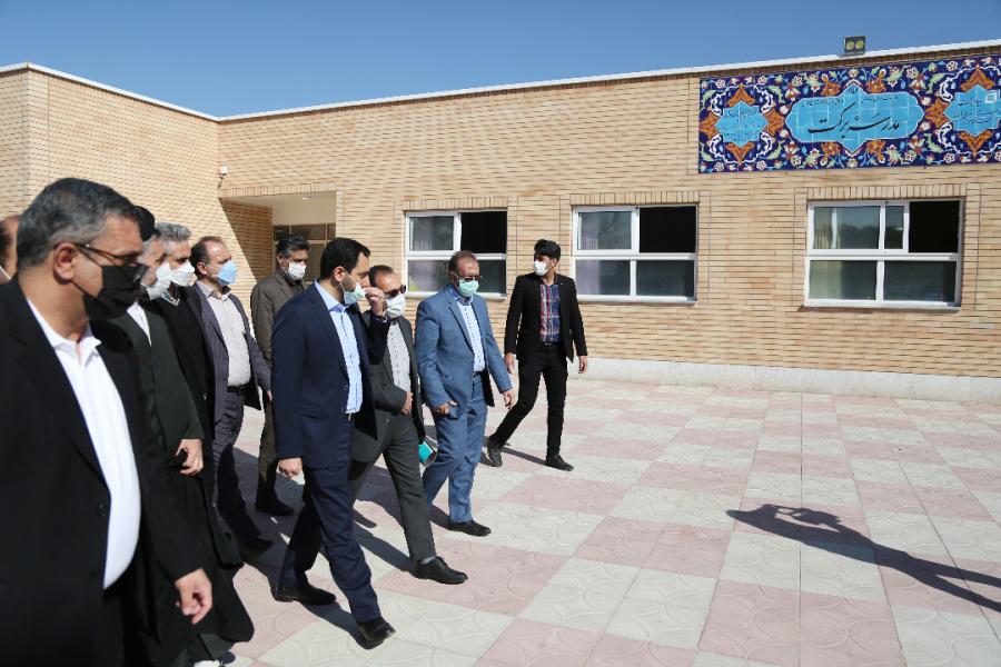 تحصیل بیش از ۲۵۰ هزار دانش‌آموز در مدارس ساخته شده توسط ستاد اجرایی فرمان امام/ افتتاح 2 مدرسه جدید برکت در مناطق محروم اصفهان