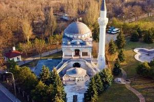 گلوله‌باران مسجد مسلمانان شهر «آخرالزمانی» ماریوپل در اوکراین توسط ارتش روسیه  - Gooya News