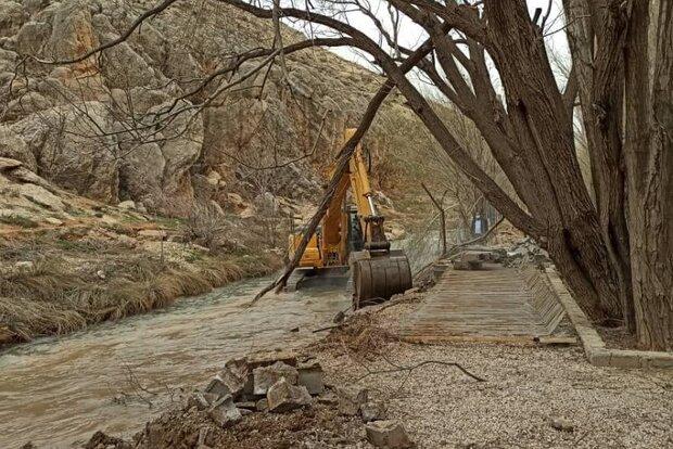 حریم رودخانه و چشمه تاریخی «شش پیر» آزادسازی شد