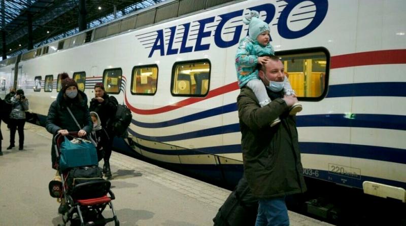  با متوقف شدن قطار سن پترزبورگ به هلسینکی، آخرین راه ارتباطی میان روسیه و اتحادیۀ اروپا قطع شد
