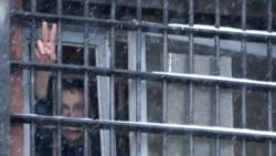  افزایش نگرانی‌ها با گذشت ۱۵ روز بی‌خبری از زرتشت احمدی راغب؛ «مأمور زندان» بینی سهیلا حجاب را شکست