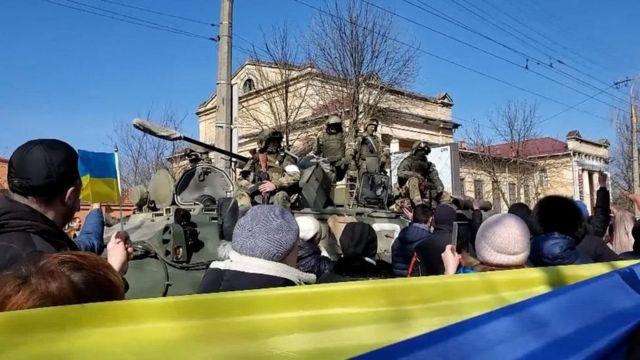 خرسون؛ روسیه چگونه حاکمیت خود را بر اوکراین اشغالی تحمیل می‌کند؟